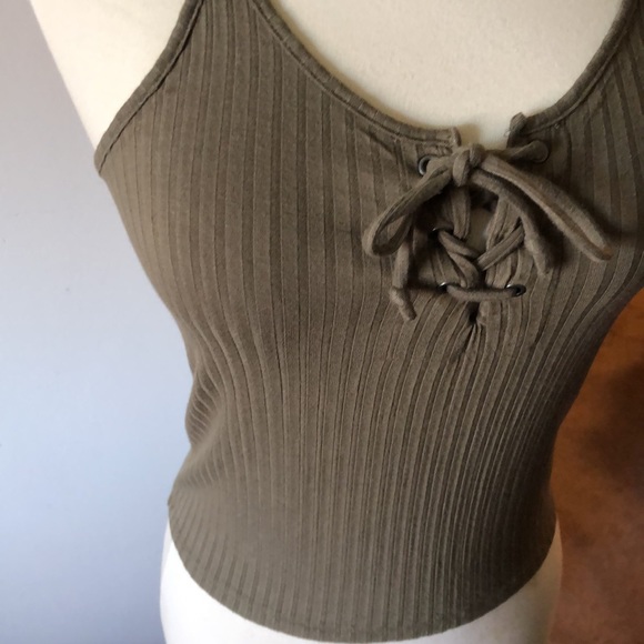 American Eagle Front Cropped Cami Green Ribbed With Spaghetti Straps Size Small - Picture 3 of 14